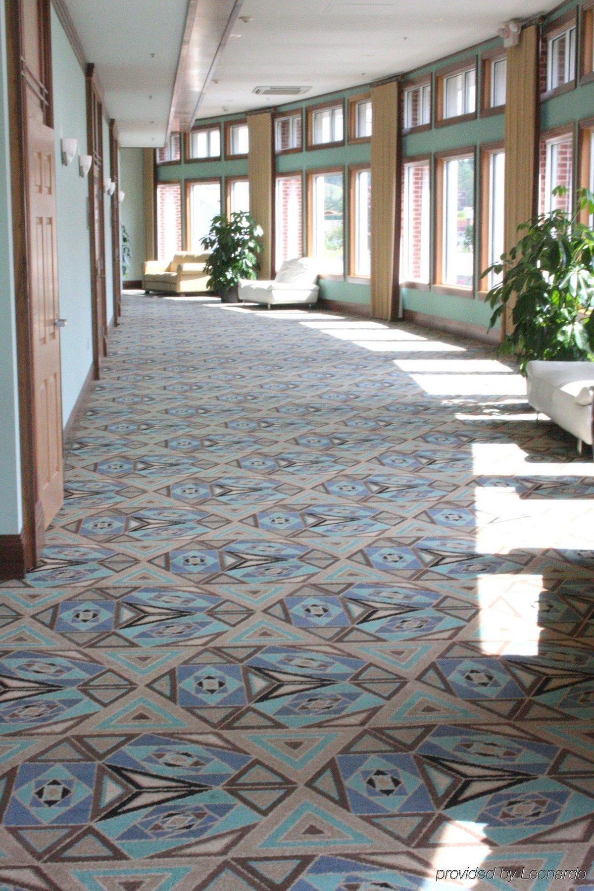 Delta By Marriott Huntington Mall 3*